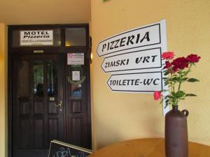 Črni Baron Pension Black Baron 