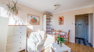 Warsaw Apartment in Srodmiescie