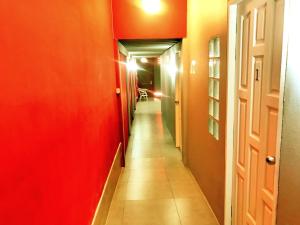 Red Samed Party House