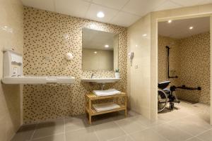 Hotels Hotel Roissy : photos des chambres