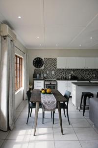 870 on Riverview Drive