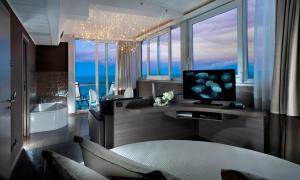 Junior Suite with Sea View room in Hotel Lungomare