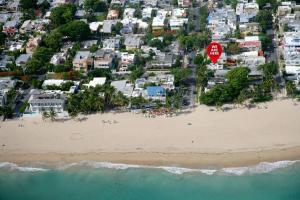 Numero Uno Beach Apartments