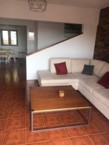 Villa Christina with private pool in Saronida, near stunning beaches, Athens airport & Sounio