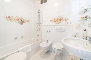 Twin Room with Sea View room in Grand Hotel Don Juan