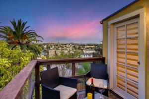 CasaViva Sky - Spacious 3BR with City Views, Firepit & Backyard - Walk to Hillcrest Dining, 5 Min to Zoo & Balboa Park