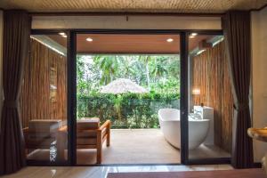 Long Beach Chalet - SHA Extra Plus