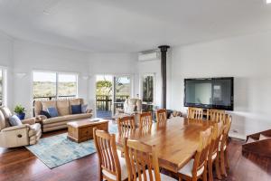 The Heyfield Hideaway: Tennis & Spa