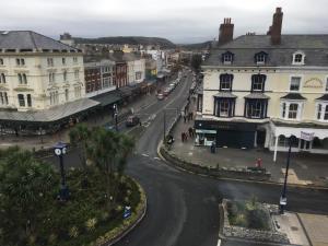 Apartment 4, Cornerhouse Apartments