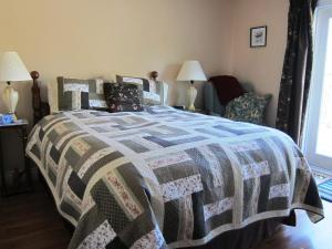 Twin Pines Bed and Breakfast