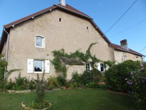 Maisons de vacances Spacieuse ferme renovee fin 18ieme s. classee 3* : photos des chambres