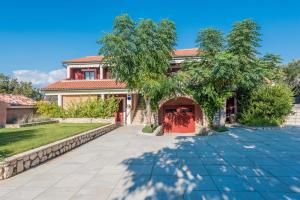 Poolside Stone Residences - Marina Bok