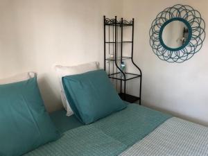 **** Beau T2 de 40 m2, jardin de 70m2, au calme, à 50 mètres de la plage