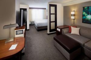 High Floor King, Sofabed room in Hyatt Place Topeka