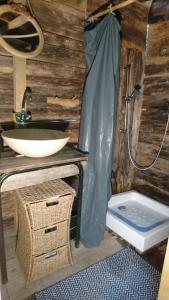 Chalets La Cabane Aux Loups : photos des chambres