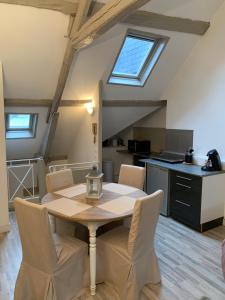 Appartements Le Cocooning d Honfleur : Appartement en Duplex