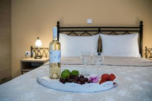 Avlemonas Bay Sea Houses.