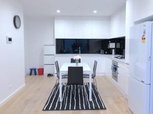 Pride Bentleigh Apartment with Private Garden