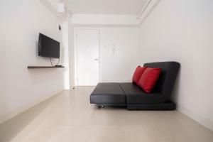 Cozy 1BR at Bassura Apartment near to Bassura City Mall By Travelio