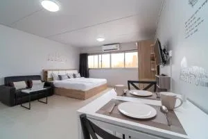 Popular Condo Muangthong by Khun Eve - Nonthaburi