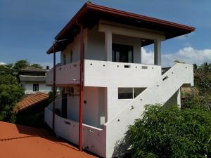 Hikkaduwa Family Inn