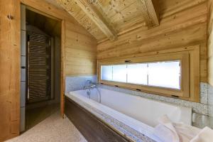 Chalets Chalet Noemie : photos des chambres