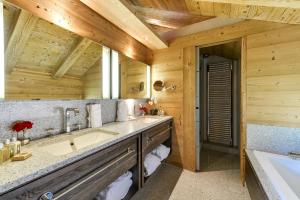 Chalets Chalet Noemie : photos des chambres