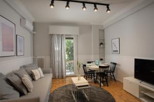 ★ Bright and stylish apt in city center - Koukaki ★