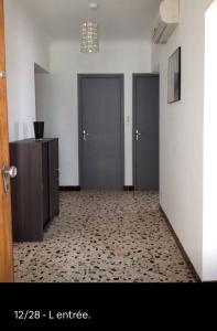 APPARTEMENT TOUT CONFORT AVEC PARKING FERMÉ