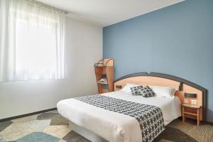 Hotels Atena Bordeaux Sud Est Creon - Velo Friendly : photos des chambres