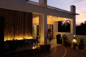Green Roof - Family Room