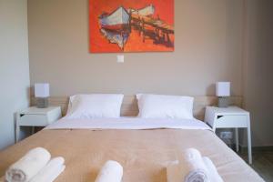 Chic and Minimal apartment close to Thissio Metro