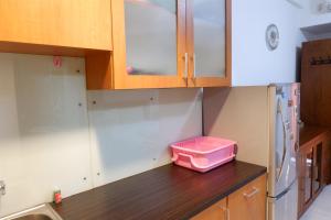 Pool View Studio Apartment Tamansari Sudirman By Travelio