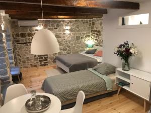 Chic & Stylish with Seaview-Terrace - Kotor Indah