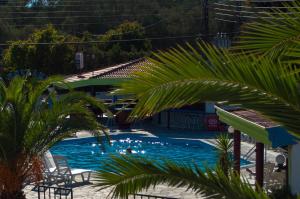 Apartment with Pool View 