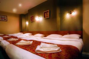 Quadruple Room room in Westbury Hotel Kensington