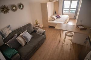 The Blue House - Bica Ropers