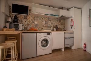 The Blue House - Bica Ropers