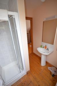 Camillaun Lodge with Lough Corrib Boat Hire