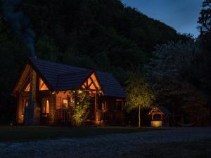 The Little Mountain Cabin