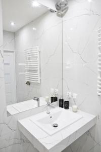 Elegant City Center Apartment Pawlikowskiego 8