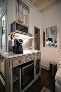 Palm Beach Hotel Petite Retreat 2 blocks to beach!! Historic Landmark