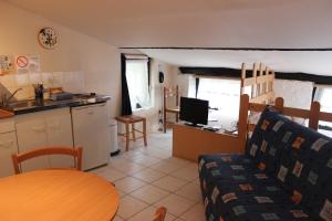 Hotels AUBERGE du BORD des EAUX - Demi-pension assuree sur reservation : photos des chambres