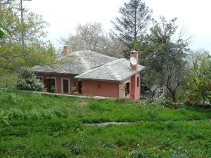 LA PETITE MAISON DANS LA FORET Pelion Greece