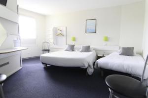 Hotels B&B HOTEL Sete Centre Gare : Chambre Triple Standard