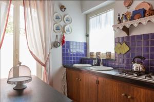 CASA DORA With Garden,Sea View + Parking