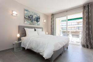 Carlton area: New 2 beds 2 baths