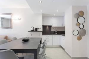 Carlton area: New 2 beds 2 baths