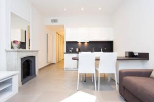 Apartment room in Palais Miramar: 1 bed side sea view
