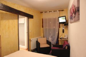 Hotels AUBERGE du BORD des EAUX - Demi-pension assuree sur reservation : photos des chambres